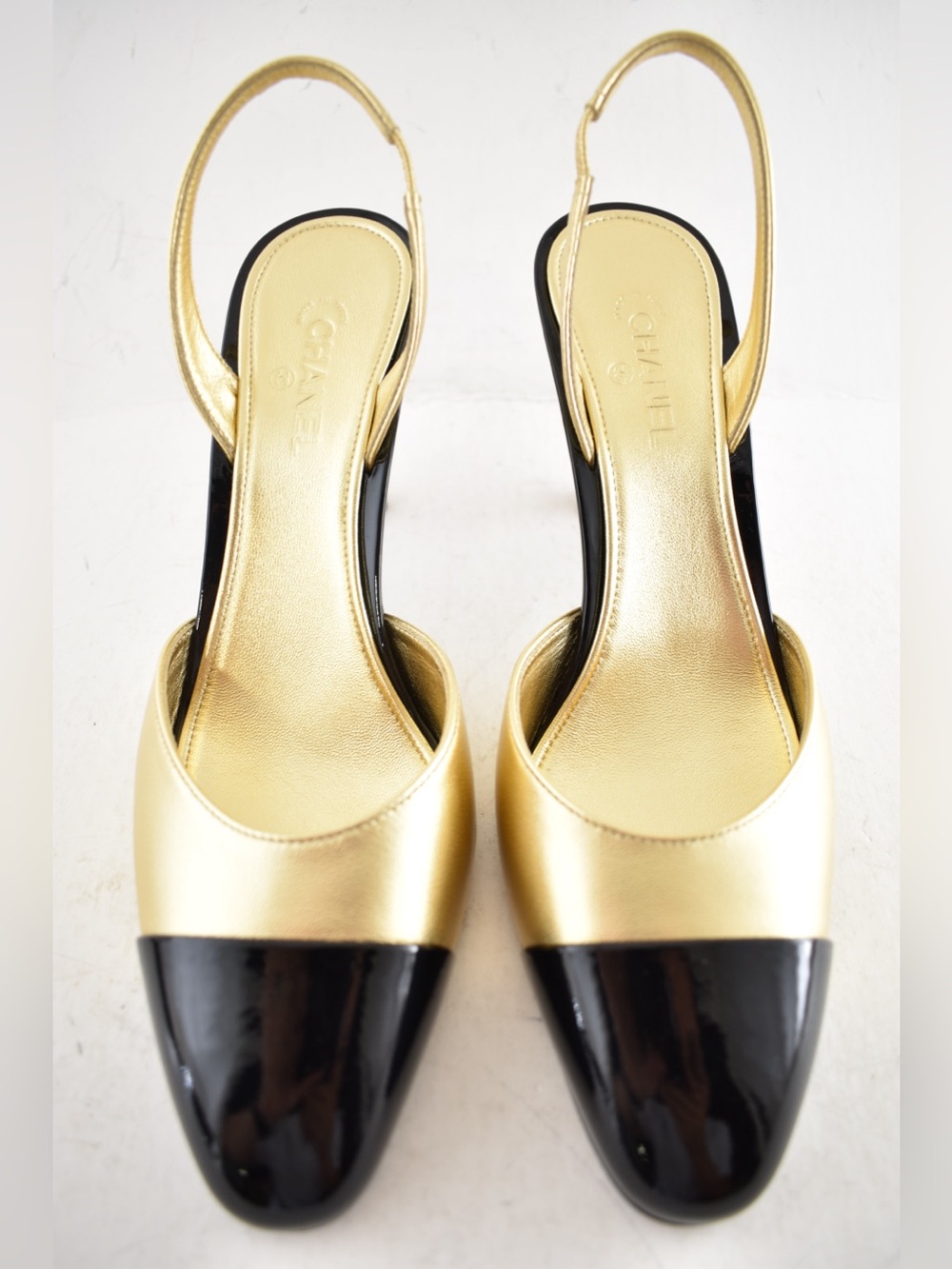 Chanel 26A Metiers Blazy Gold Black Red Apple Sling CC Slingback Heel Pump 38 - Picture 5 of 16